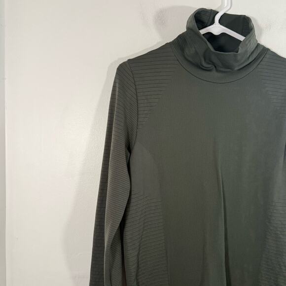 Athleta Flurry Blizzard Peat Green Ribbed Turtleneck Seamless Base Layer Large - Picture 7 of 15